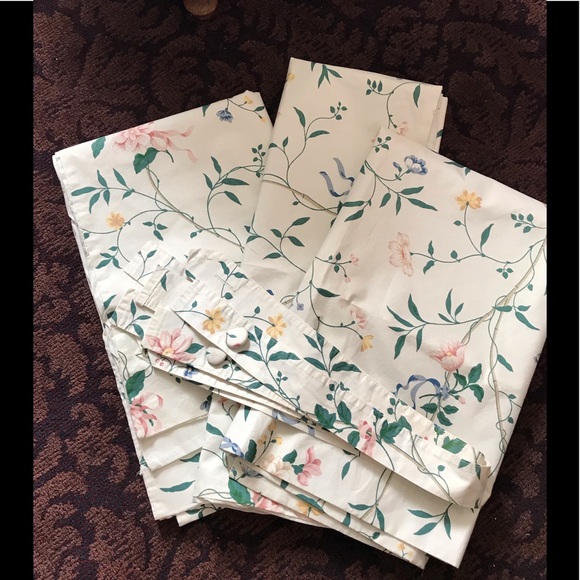 Country Curtains 3 window panels with tie backs - Picture 1 of 2